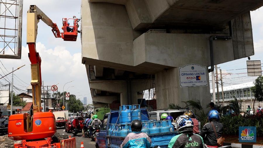 Simpang Susun ini akan mengurai kemacetan di pertigaan jalan Bekasi Timur Raya dan Jalan I Gusti Ngurah Rai.