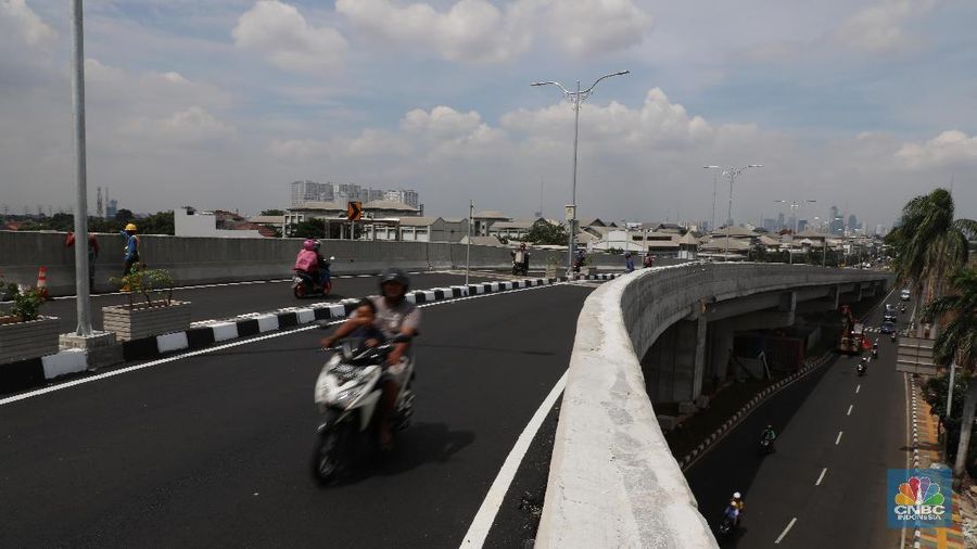 Simpang Susun ini akan mengurai kemacetan di pertigaan jalan Bekasi Timur Raya dan Jalan I Gusti Ngurah Rai.