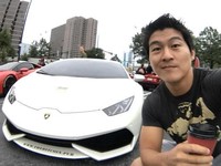 Pria Ini Jadi Sorotan karena Beli Lamborghini Pakai Bitcoin