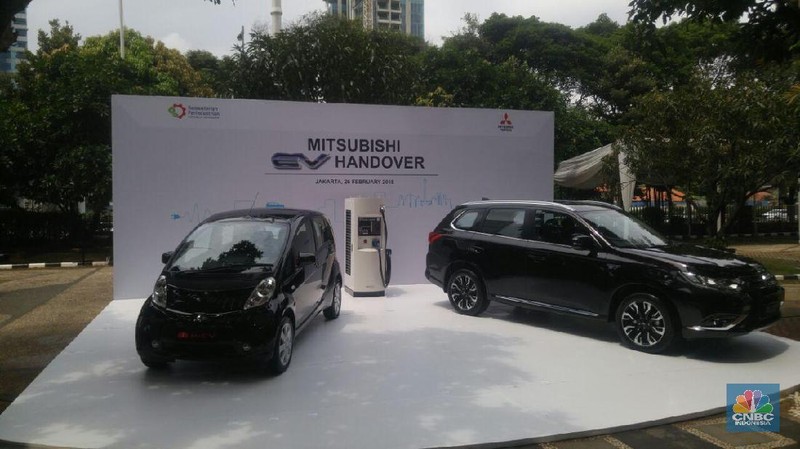 Pemakaian kendaraan listrik, seperti mobil listrik, kini sudah begitu masif di negara-negara maju. Indonesia pun ingin menyusul.
