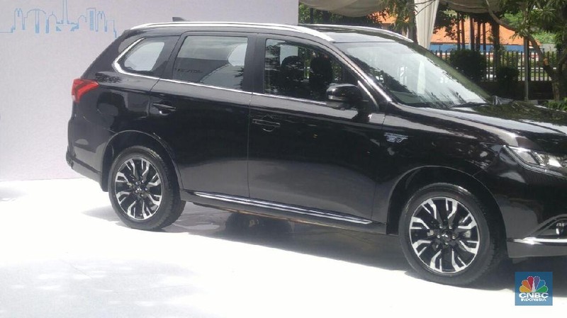 Mitsubishi Motors Corporation menyerahkan sejumlah mobil listrik kepada pemerintah untuk kepentingan pengembangan jenis kendaraan itu di Indonesia.