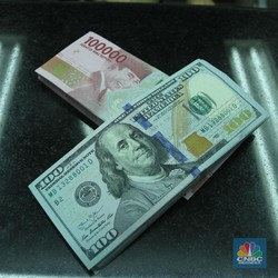 Cuma Dalam 2 Bulan! Dari Rp15.000 Kini Dolar AS Nyaris Rp16.000