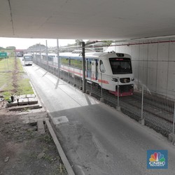 Berbagi Rel dengan KA Bandara Soetta, Jadwal KRL Dijamin Aman