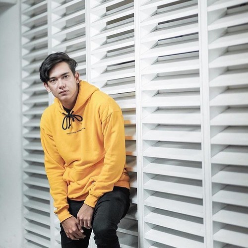 Gaya Adipati Dolken Vs Iqbaal Ramadhan, Siapa yang Lebih Dipilih Vanesha? Gaya Adipati Dolken Vs Iqbaal Ramadhan, Siapa yang Lebih Dipilih Vanesha?