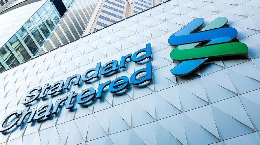 CEO Standard Chartered Bank Group Bill Winters mengatakan perusahaannya saat ini memiliki 3 opsi terkait kepemilikan 45% sahamnya di PT Bank Permata Tbk (BNLI).