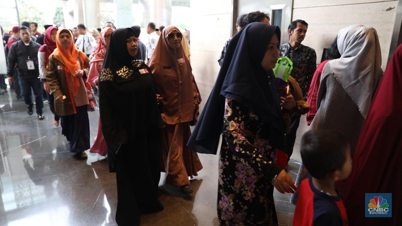 Anggota PayTren mengikuti pembukaan rekening Bank Muamalat.