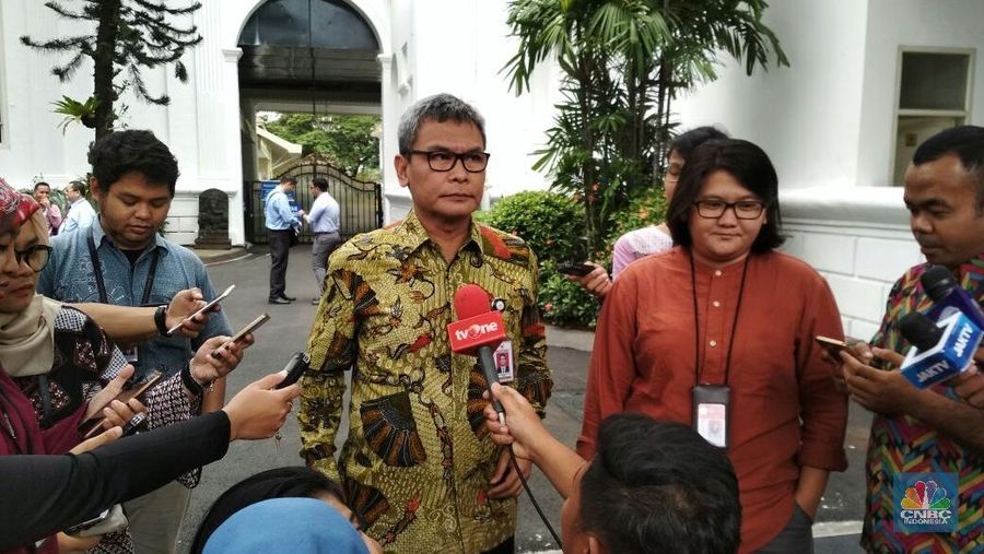 Kementerian BUMN mengaku telah menyerahkan nama-nama calon direktur utama PT Pertamina (Persero) ke presiden,  Namun pihak istana belum mengkonfirmasi. 