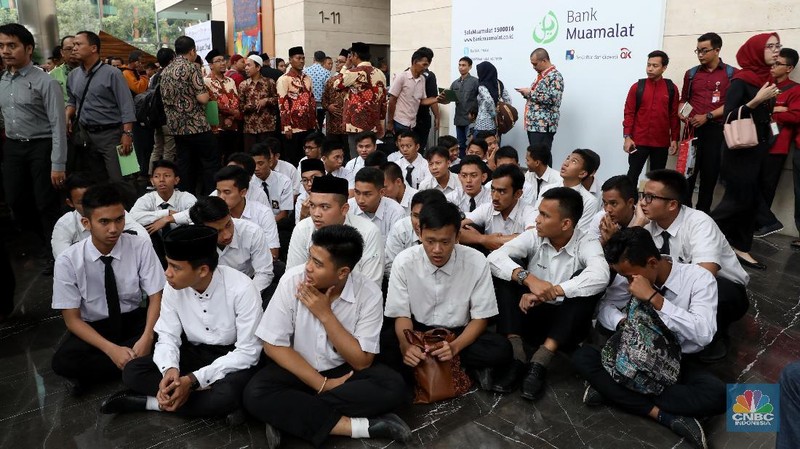 Anggota PayTren mengikuti pembukaan rekening Bank Muamalat.