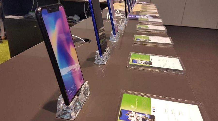 Pemerintah mewajibkan ponsel harga US$500 (Rp 7 juta) ke atas untuk daftarkan IMEI atau tak bisa dipakai di Indonesia.