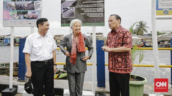 Menko Luhut Akan 'Jajakan' Proyek di World Economic Forum