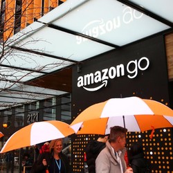Benarkah Amazon Jadi Ancaman Nyata Perbankan Tradisional?