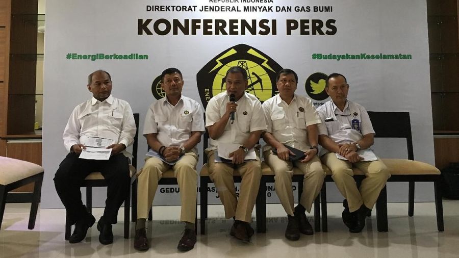Pemerintah menerbitkan aturan tentang penyaluran BBM, BBG, dan LPG yang tidak lagi membutuhkan izin dari  Kementerian ESDM. Cukup dari PT Pertamina (Persero).