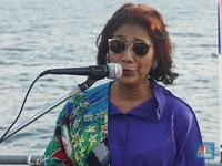 - Kedubes Australia menyelenggarakan Upacara Peringatan Perang Selat Sunda di perairan Selat Sunda, Banten atas tenggelamnya HMAS Perth bersama kapal Amerika Serikat USS Houston

-Penaburan bunga dilakukan oleh Susi Pudjiastuti, Aan Kurnia (Panglim