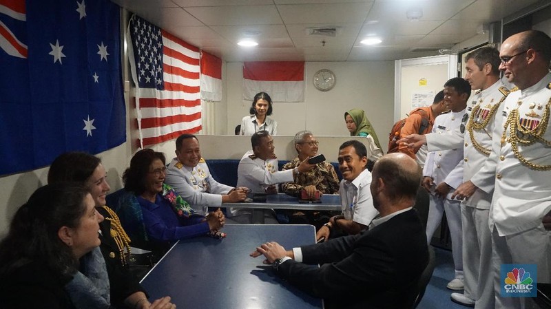 Peringatan perang Selat Sunda untuk menghormati pengorbanan pahlawan AS dan Australia yang gugur dalam pertempuran.