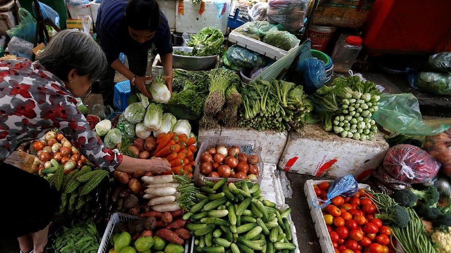 Secara harian, daging sapi bergerak turun ke posisi Rp 121.400/kg.
