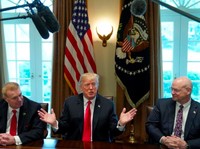 Pengumuman Kebijakan Bea Impor Baja Trump Bisa Saja Mundur