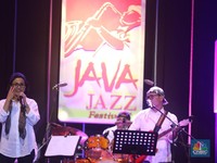 Menteri Papan Atas, Nge-band di Java Jazz, Asik!