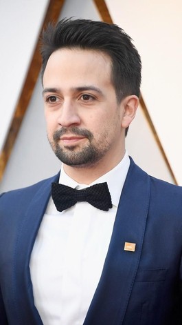 Selebriti Pakai Pin Oranye di Oscars 2018, Untuk Apa? Selebriti Pakai Pin Oranye di Oscars 2018, Untuk Apa?