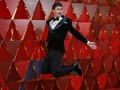 FOTO: Gaya Pria-pria yang 'Tak Biasa' di Oscar 2018