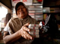 Cukai Rokok Naik, Harga Saham HMSP Anjlok 2%