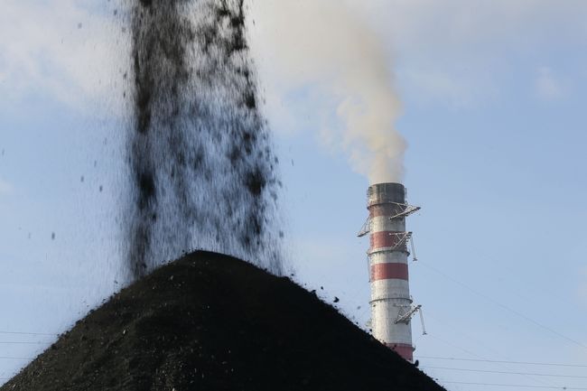 Harga Batu Bara Anjlok 7 Tapi Krisis Energi Masih Lanjut<script async src=