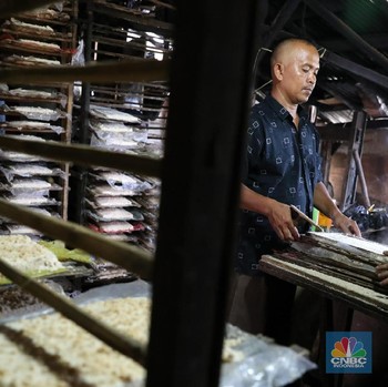 Geliat Industri Rumahan Pembuatan Oncom