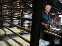 Geliat Industri Rumahan Pembuatan Oncom