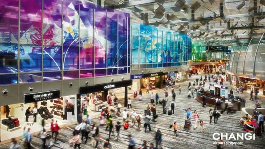 Bandara Changi di Singapura berencana menaikkan tarif ke penumpang pesawat (passenger charges) mulai 1 Juli 2018 hingga mencapai sekitar 40%.
