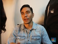 Hobi Sampai Investasi, Darius Sinathrya Kompak dengan Istri