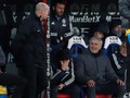 Tendang Botol Kosong ke Penonton, Mourinho Terancam Sanksi FA