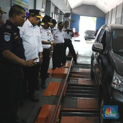 Driver Alert! Tilang Taksi Online Bisa Lebih dari Rp 5 Juta