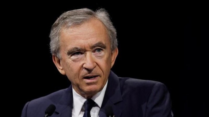 Ini Bernard Arnault, Crazy Rich No.2 Dunia Berharta Rp1.500 T Bernard Arnault telah resmi menjadi orang terkaya kedua di dunia.