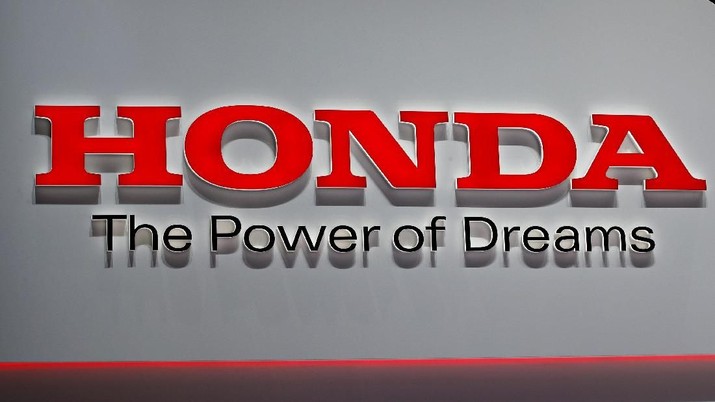 A logo is pictured on the Honda stand during the 88th Geneva International Motor Show in Geneva, Switzerland, March 7, 2018. REUTERS/Denis Balibouse