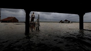 FOTO: Ancaman Hilangnya Garis Pantai di Indonesia