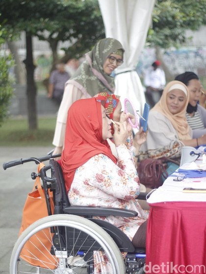 Inilah Bentuk Aktualisasi Diri Kaum Difabel di Hari Perempuan Internasional Inilah Bentuk Aktualisasi Diri Kaum Difabel di Hari Perempuan Internasional