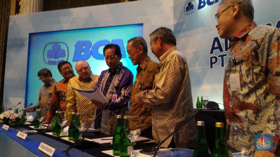 Transaksi tersebut dilakukan di harga Rp 22.774,5 per saham unit sebanyak 776.345 unit saham.
