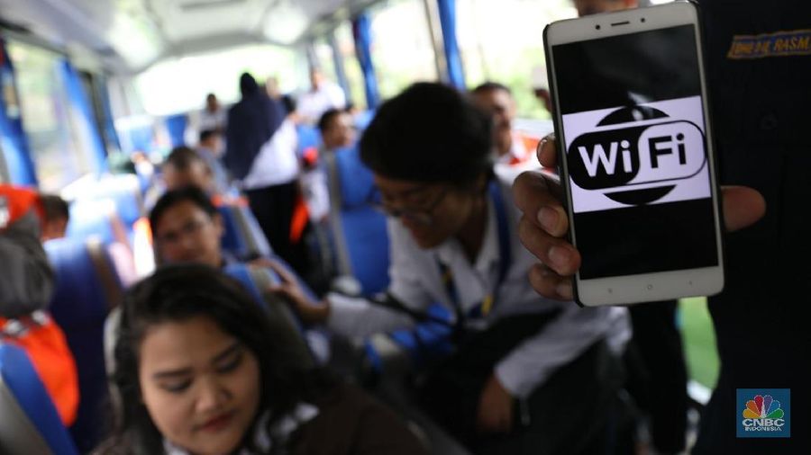 PT Jasa Marga (Persero) Tbk selaku operator jalan tol Jakarta - Cikampek menilai ketentuan ganjil-genap akan mengurangi kemacetan hingga 25%.