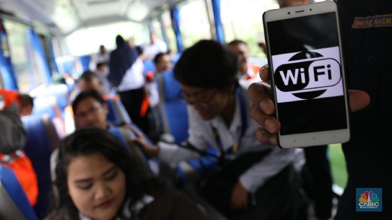 PT Jasa Marga (Persero) Tbk selaku operator jalan tol Jakarta - Cikampek menilai ketentuan ganjil-genap akan mengurangi kemacetan hingga 25%.