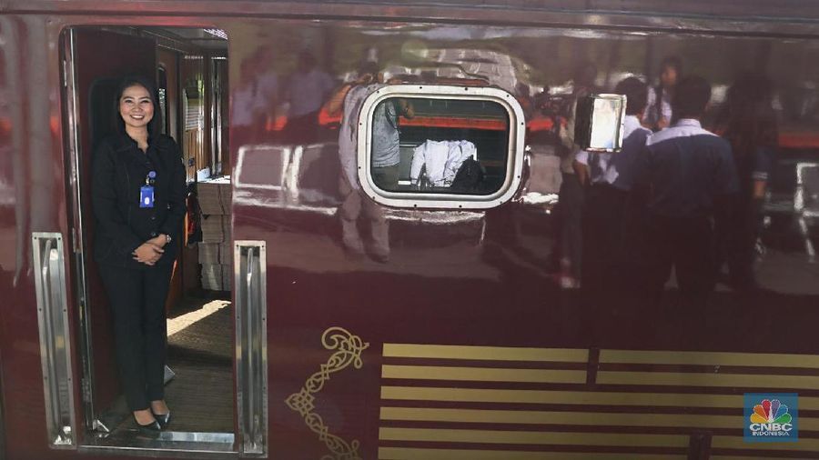 Kereta Api ini disediakan bagi penumpang yang ingin menaiki kereta wisata Bandung-Jakarta dan sebaliknya tanpa harus menyewa kursi dalam jumlah yang banyak.