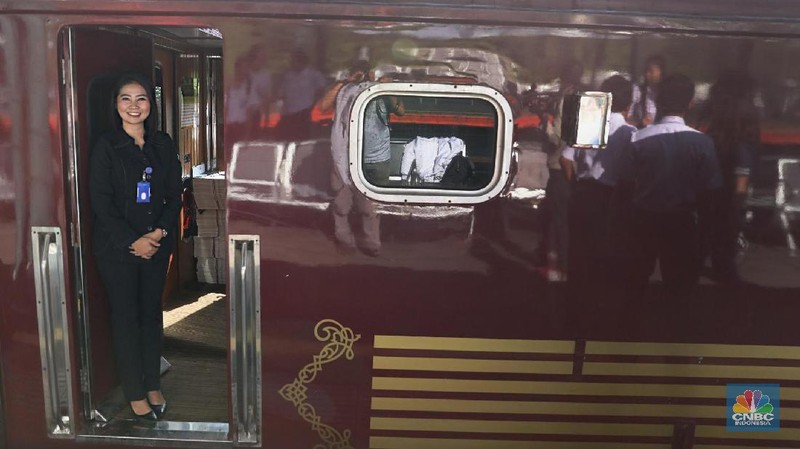Kereta Api ini disediakan bagi penumpang yang ingin menaiki kereta wisata Bandung-Jakarta dan sebaliknya tanpa harus menyewa kursi dalam jumlah yang banyak.
