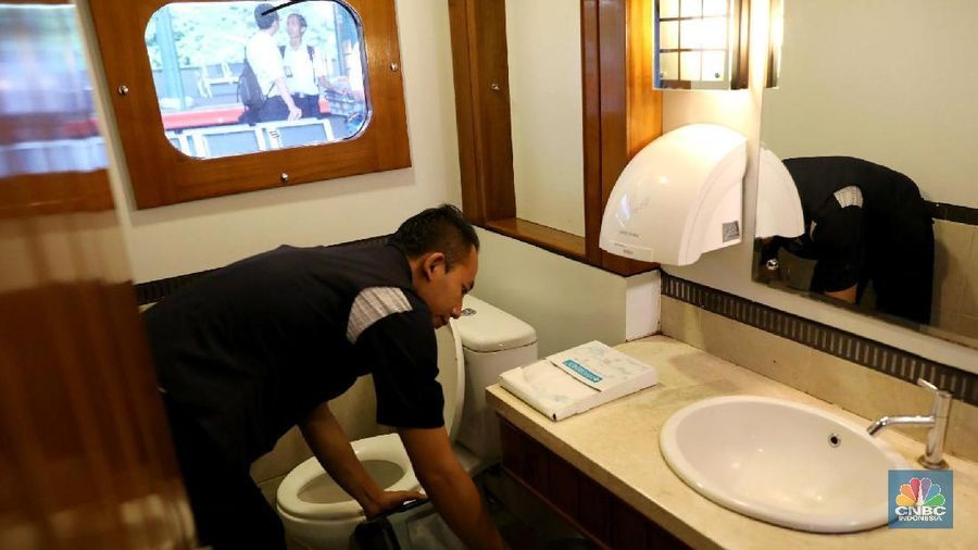 Kereta Api ini disediakan bagi penumpang yang ingin menaiki kereta wisata Bandung-Jakarta dan sebaliknya tanpa harus menyewa kursi dalam jumlah yang banyak.