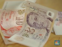 Rupiah Tak Bertaring di Depan Mata Uang Negara Tetangga