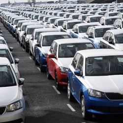 Disiram Segudang Insentif, Saham Otomotif Masih Dibanting