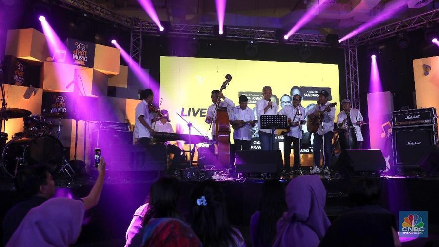 Ekspresi pejabat negara dalam merayakan hari musik.