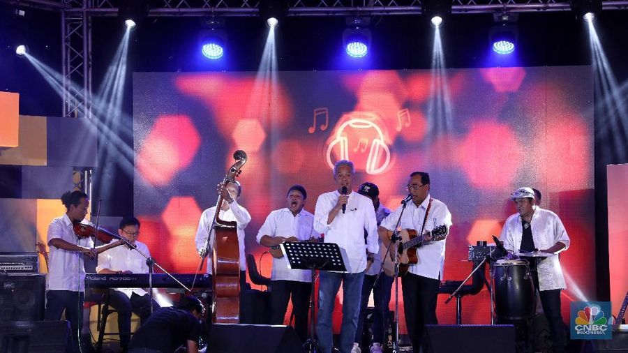 Ekspresi pejabat negara dalam merayakan hari musik.