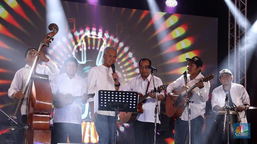 Ekspresi pejabat negara dalam merayakan hari musik.