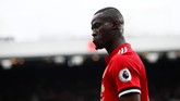 Real Madrid dikabarkan The Sun tertarik mendapatkan bek Manchester United Eric Bailly dan siap menggelontorkan dana £35 juta. (Reuters/Jason Cairnduff)