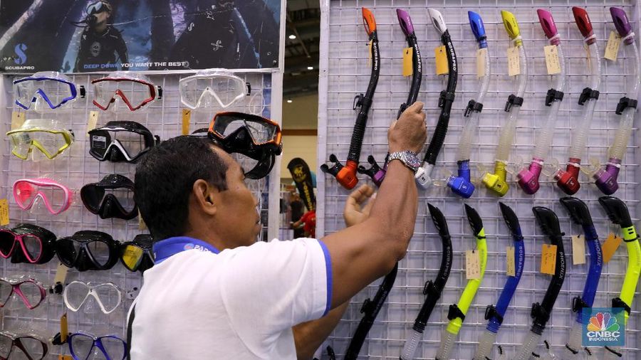 Deep and Extreme Indonesia 2018 merupakan event yang sangat dinantikan oleh pecinta diving, petualangan outdoor, para penggiat olah raga air