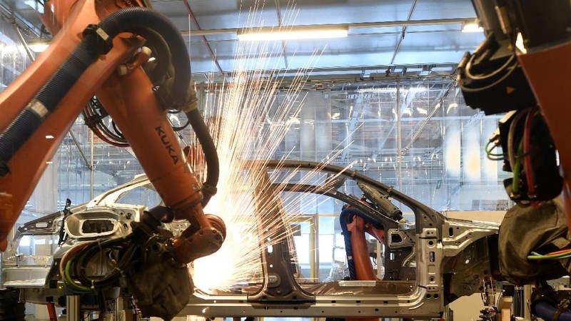Teknologi robot meringankan pekerjan dan juga menghemat waktu erutama dalam melakukan tugas-tugas yang cukup berat