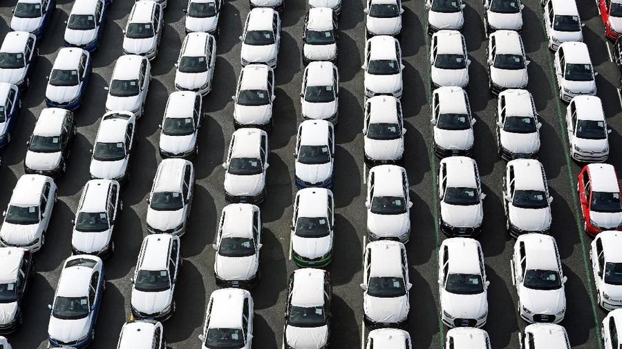 AS sepakat tidak kenakan tarif otomotif pada mobil UE. Tetapi tarif berlaku bagi mobil UE yang dibuat di Kanada. Alasannya, Kanada dan AS masih negosiasi NAFTA.